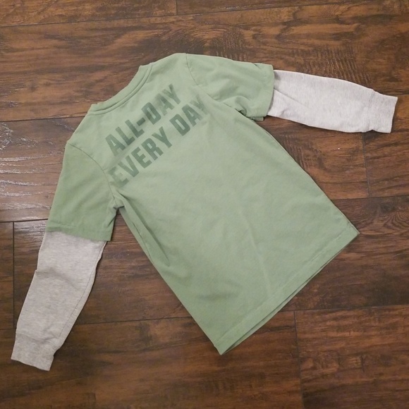 Never worn long sleeve shirt - Picture 2 of 2